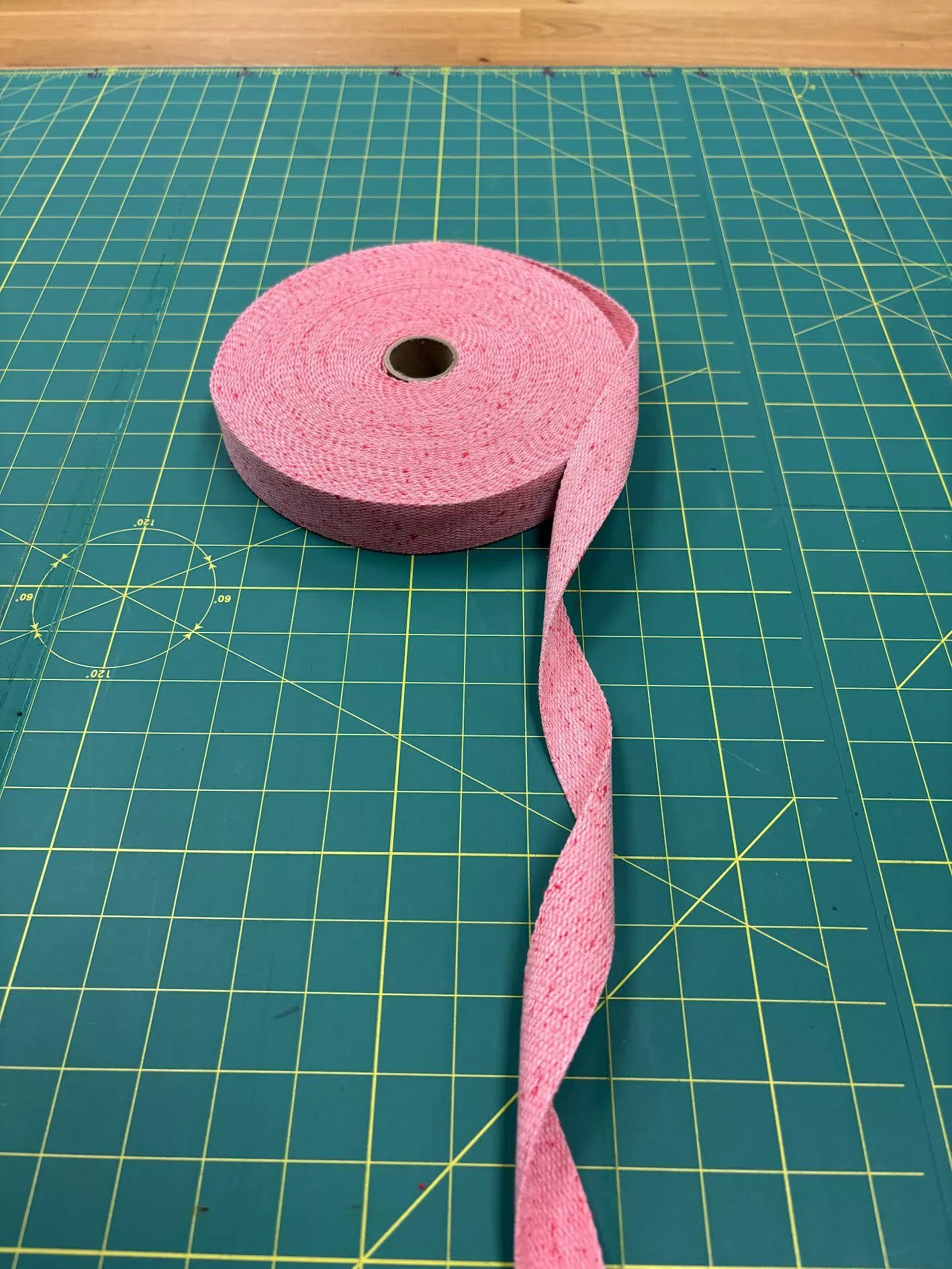 1-1/4"Speckled Webbing - Polyester - Pink