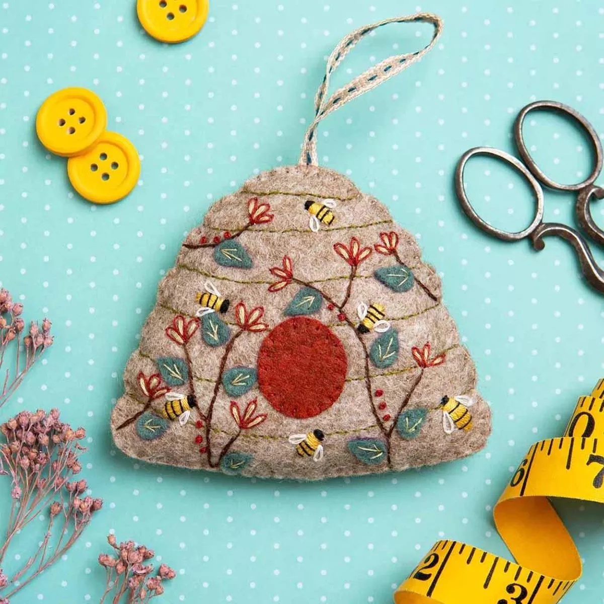 Beehive – Corinne Lapierre – Felt Craft Mini Kit