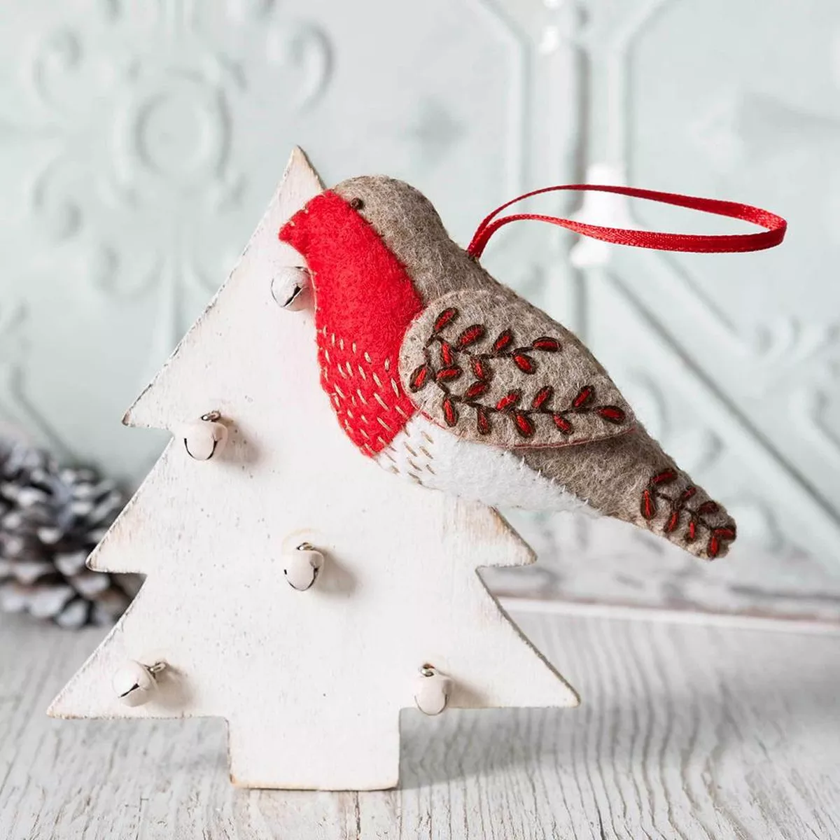 Embroidered Robin Felt Craft Mini Kit – Corinne Lapierre