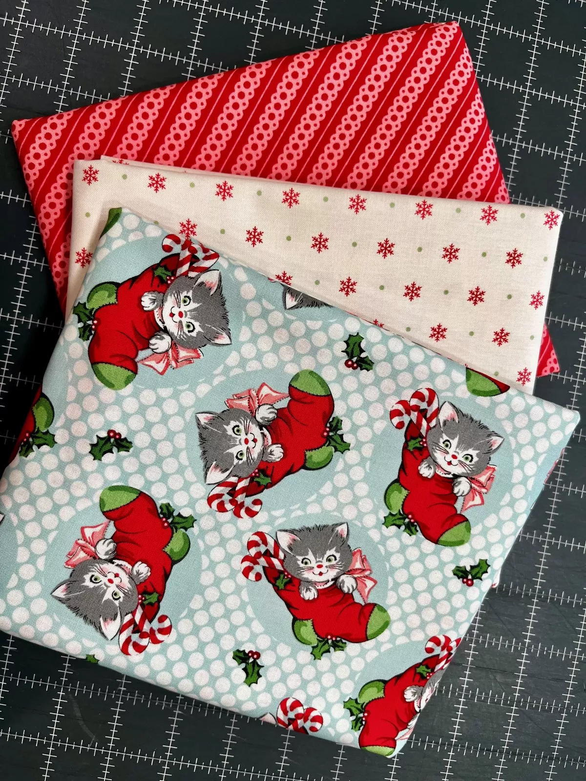 Kitty Christmas Red/Teal Three 1 Yard Cuts