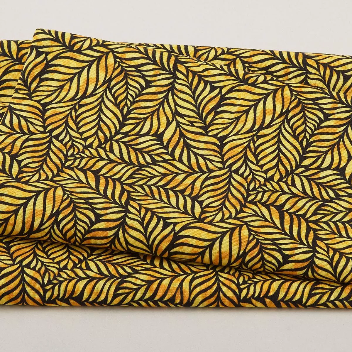 Mellow Yellow – Fern Black 2 Yard Cut
