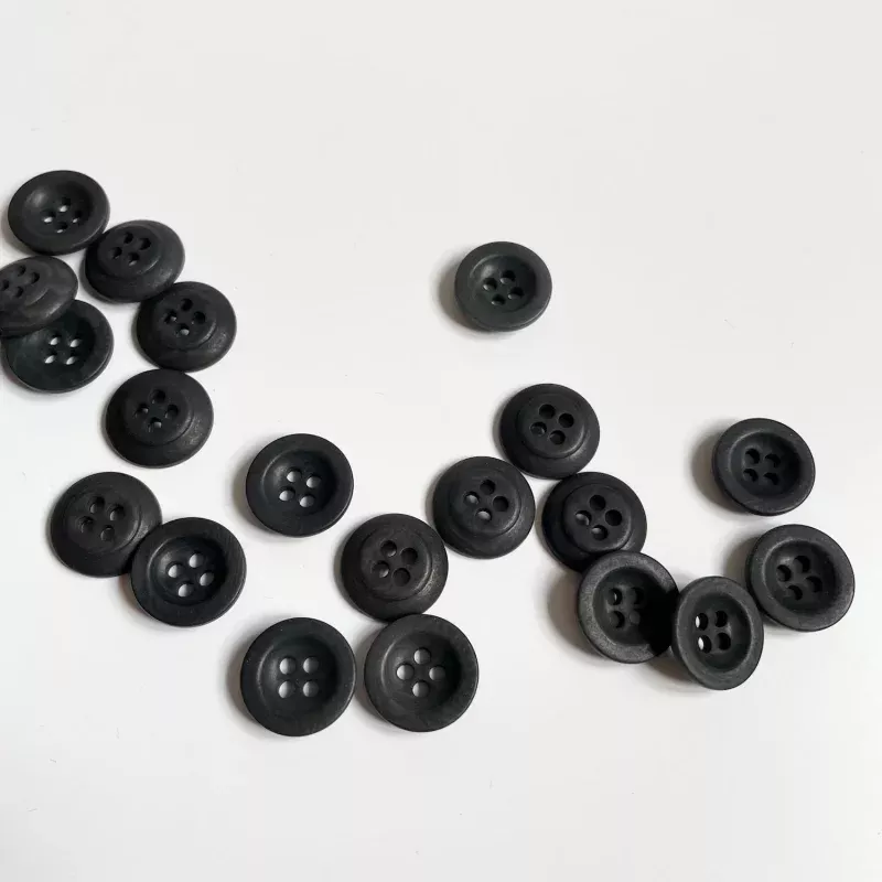 Merchant & Mills Corozo Buttons – Grey