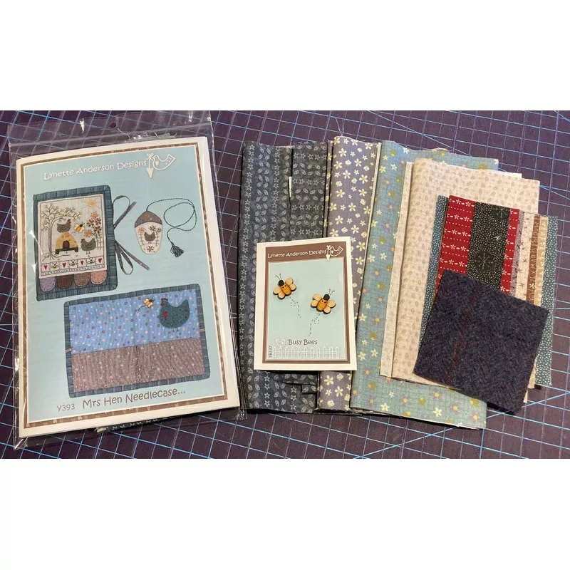 Mrs Hen Needlecase Kit
