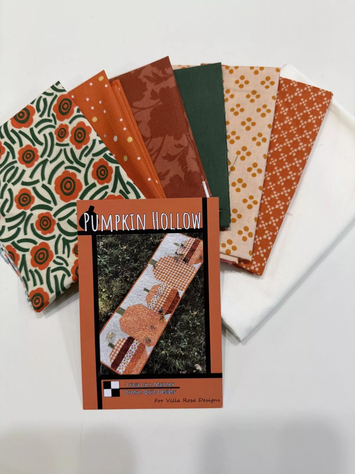Pumpkin Hollow Table Runner Kit 16"x50"