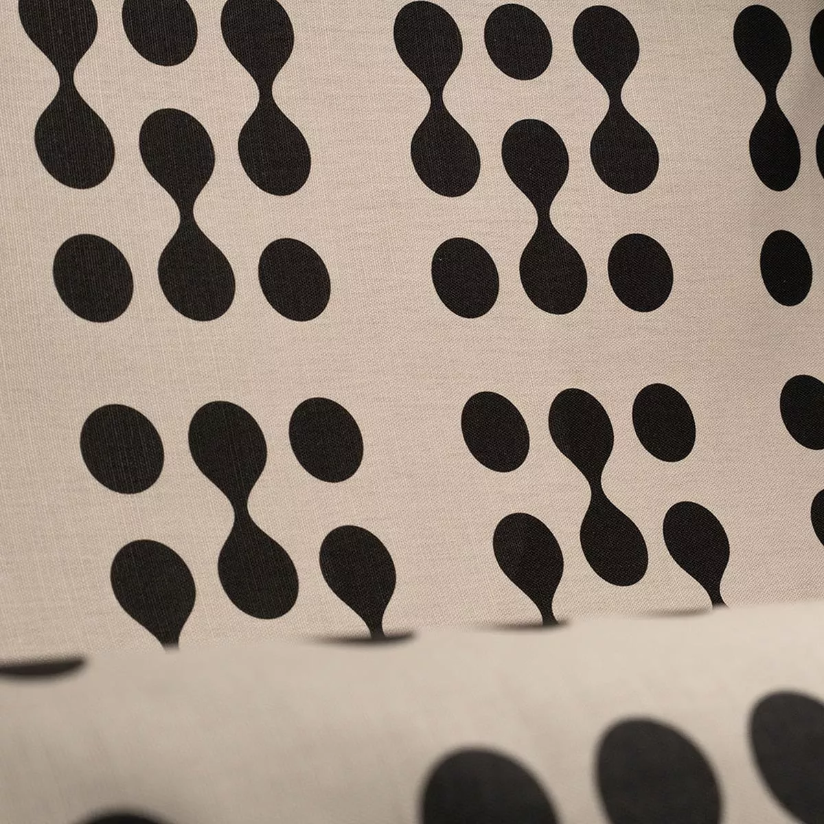 Simplicity No.1 Black – No.1 | Order A Sample