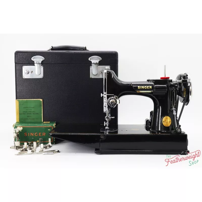 Singer Featherweight 221 Sewing Machine, AF875***