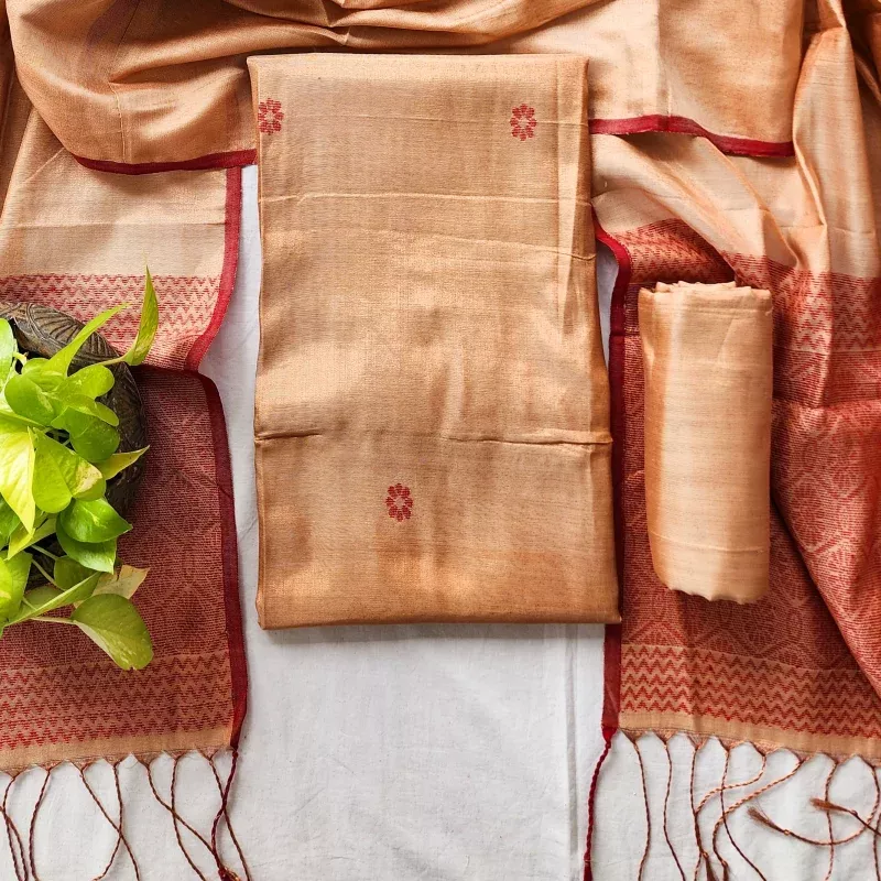 TRISHA – Reddish Brown Tissue Set